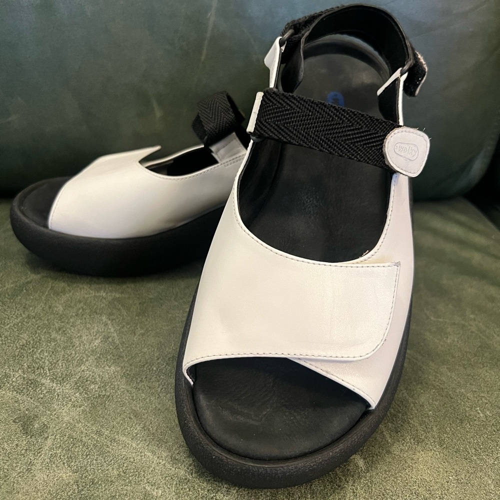 White Leather Chunky European Wolky “Jewel” Sandals Size 41 EUC Comfortable